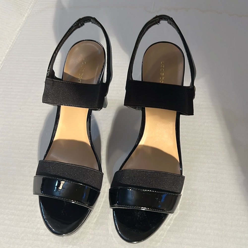 Paten leather with elastic detail sandals size 8